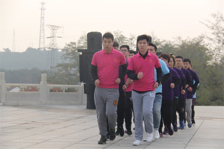 UG环球官网新闻：“不忘初心，持续前进”