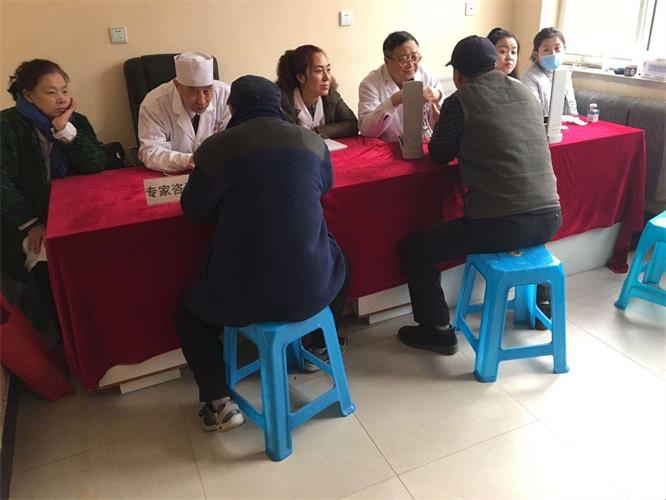 真情融入社区，义诊温暖民气