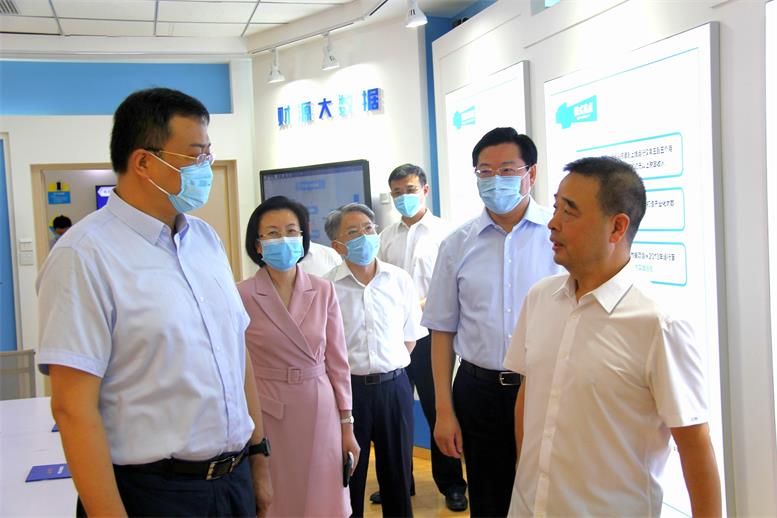 副省长高涛光临UG环球官网信息视察调研